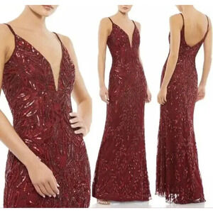 NWT Mac Duggal 5107 Plunging‎ V Neck Embellished Leaf Gown Burgundy